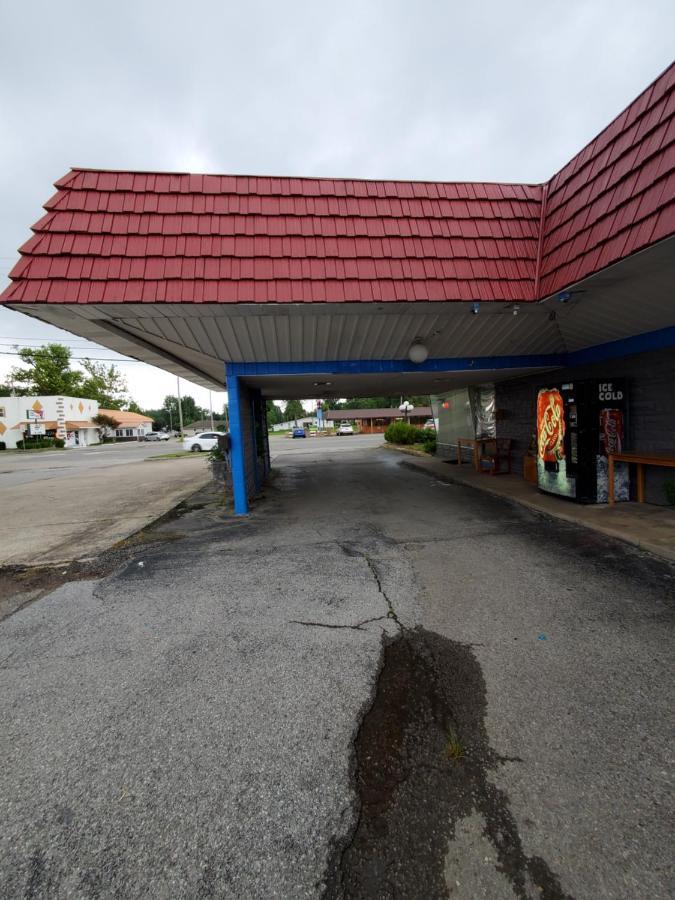 Gray Plaza Motel West Frankfort Exterior foto