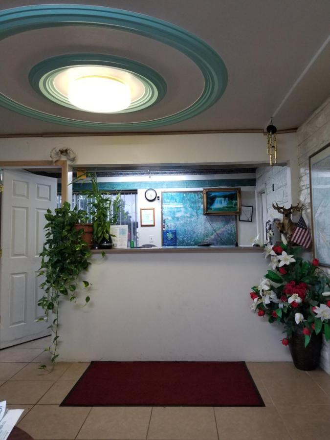 Gray Plaza Motel West Frankfort Exterior foto